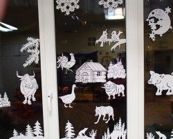 Rozprávka na okne - novoročné gibberry kreslených a rozprávkových hrdinov: jednoduché, krásne, slávnostné