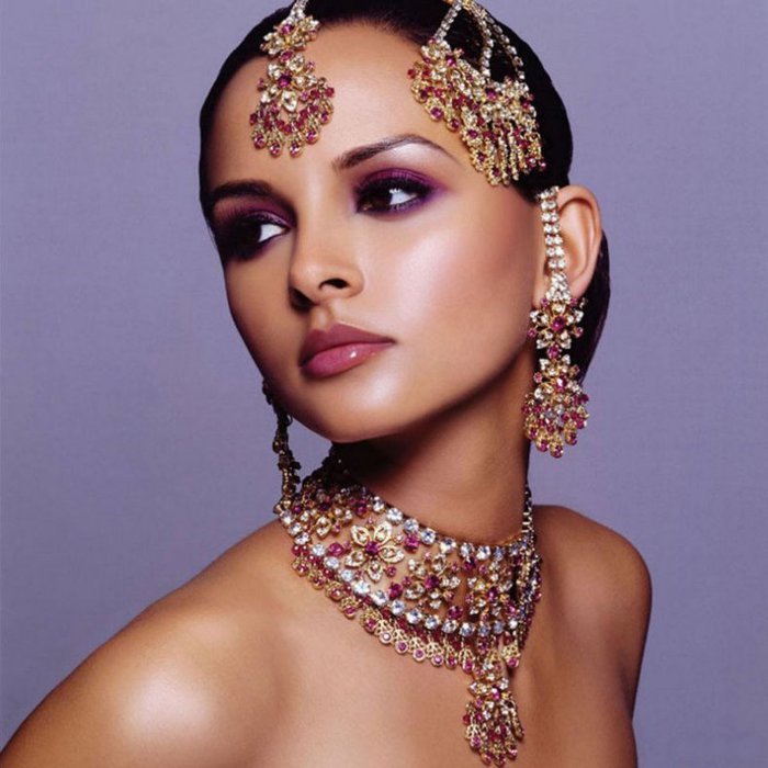 What are the jewelry of Arab women?
