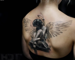Tetoválás a hátulról a lányoknak: ötletek, vázlatok, jelentés, népszerű rajzok, tetoválások példái fotókkal