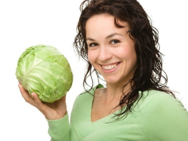 How to properly apply a cabbage leaf for mastopathy and how many days to keep? Compress for mastopathy with a cabbage sheet: sequence, which side to apply a sheet? The effect of cabbage sheet on the mammary gland in mastopathy