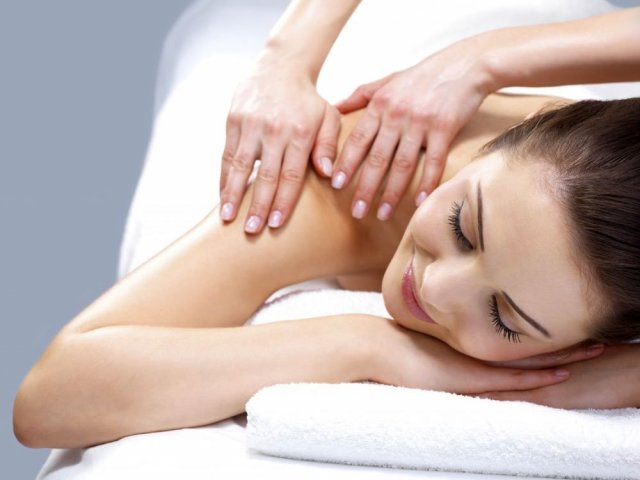 Massage de l'articulation de l'épaule: causes, méthodologie, technique d'auto-massage, contre-indications