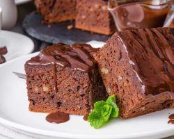 Brownie Cokelat: Resep untuk memasak dengan cokelat, kulit jeruk, kelapa, dengan ceri, kue brownies