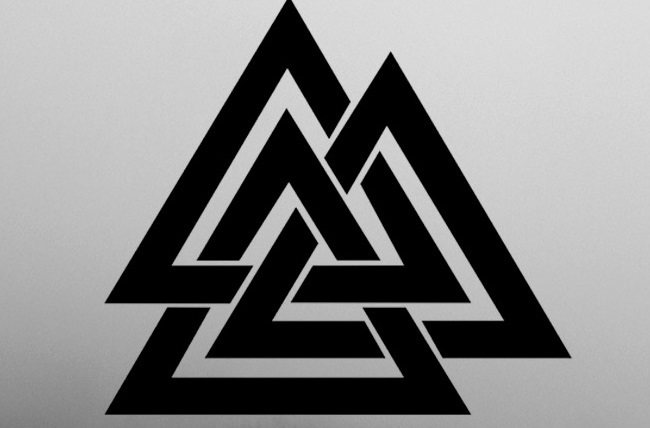 Эскиз для тату в виде тройного треугольника