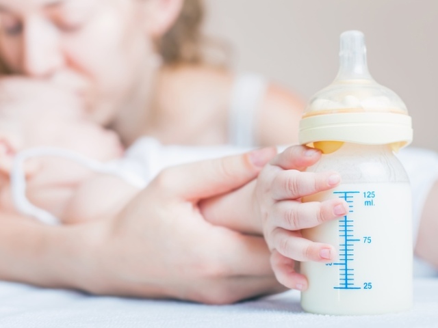 Comment passer d'un mélange à un autre lors de l'alimentation du bébé: diagramme, description