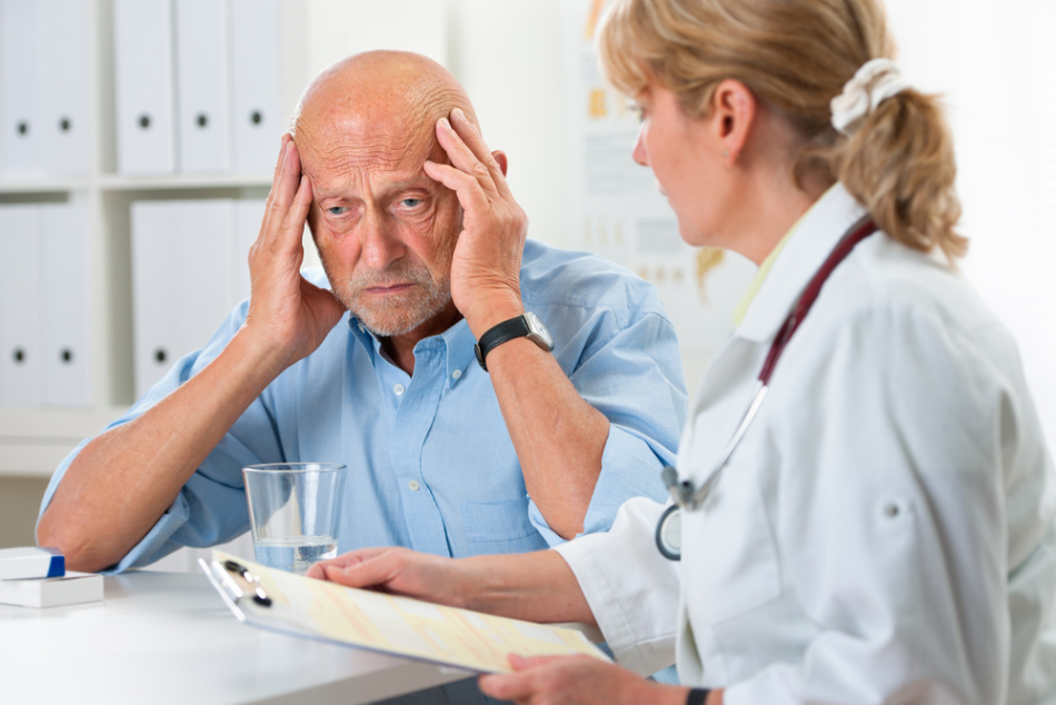 При болезни альцгеймера необходимо обратиться к психиатру