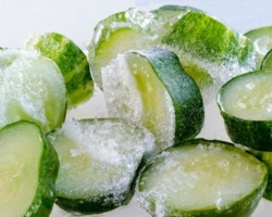 Is it possible to freeze fresh cucumbers in the freezer? How to freeze fresh cucumbers in the freezer: Methods. Frozen cucumbers: what to do with them, methods of cooking.