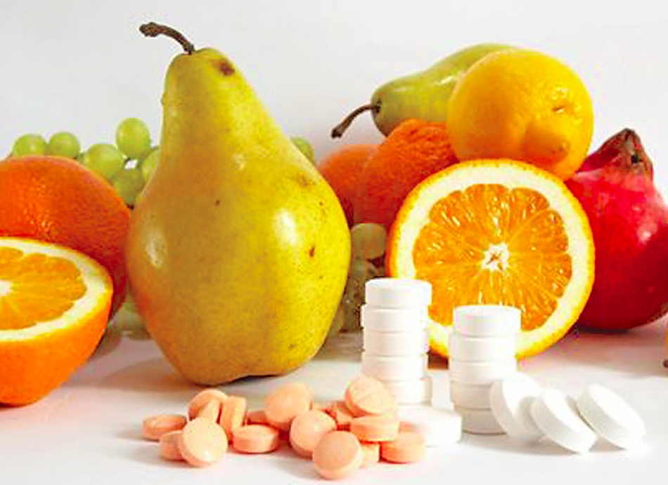 Единственные таблетки, которые стоит употреблять для повышения температуры - это витамины