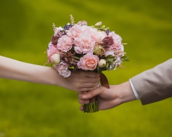 Το όνομα των γάμων ανά έτος από 1 έως 100: πίνακα. Τι δώρα που πρέπει να δώσετε για την επέτειο του γάμου;