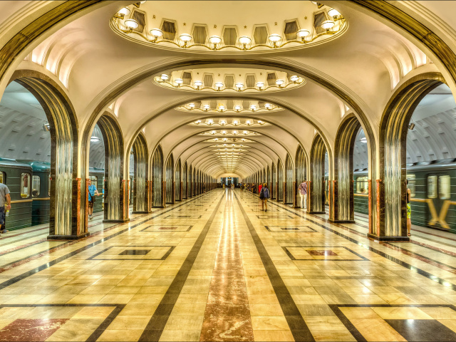Berapa banyak metro terbuka dan tutup di Moskow? Metro Hours in Moscow, Interval Gerakan Kereta
