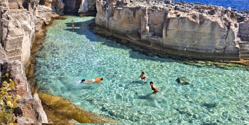 Nyári nap Pergolban, Apulia, Olaszországban