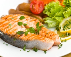 Recommendations for the use of fish and other seafood: norm, tips. What threatens to eat raw fish for food?
