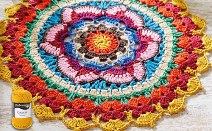 Serviette de couleur crochette