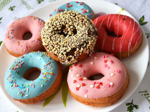The best recipes for homemade donuts on milk, kefir, sour cream, yeast. How to cook cottage cheese donuts and donuts in a hurry?