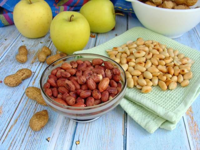 Which peanut is more useful than fried, dried or raw? Does the peanuts lose useful properties when frying?