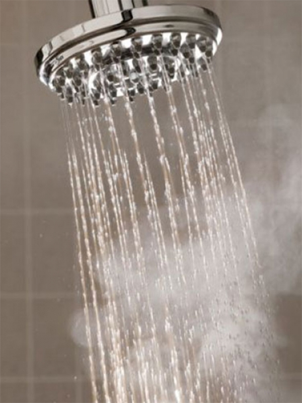 Горячий душ поможет при заложенных ушах