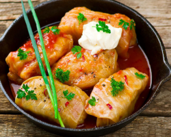 Devo aggiungere un uovo ai rotoli di cavolo, rotoli di cavolo tritati? Quando è meglio aggiungere un uovo in carne macinata per panini da cavolo?