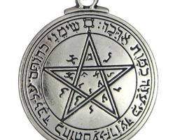 Pentacle or Solomon star for wealth: how to wear it correctly, how to do it yourself?