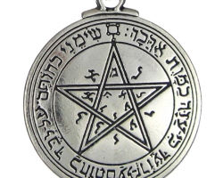 Pentacle ou Salomon Star pour la richesse: comment le porter correctement, comment le faire vous-même?