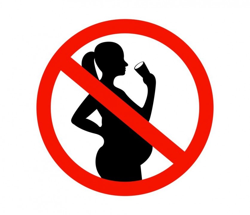 Категорически запрещено употреблять беременными спиртные напитки