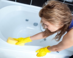 วิธีทำความสะอาดและฟอกสีอ่างที่บ้านด้วยโซดาเปอร์ออกไซด์กรดซิตริก? วิธีการฟอกสีอ่างอาบน้ำเคลือบอะคริลิคและการหล่อ -เหล็ก?
