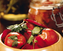 Tomates de dessert avec oignons pour l'hiver: 2 meilleures étapes - par étape avec des ingrédients détaillés