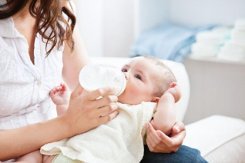 Obravnava alergij pri dojenčkih z ljudskimi zdravili