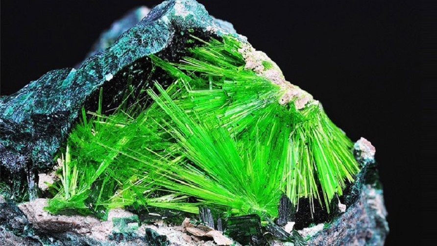 Kubrevklodovskit mineral from the uranium deposit