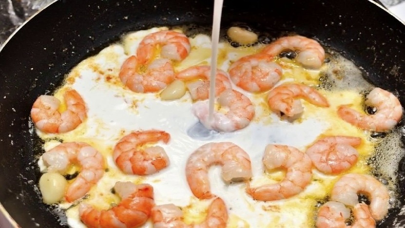 Camarones en crema