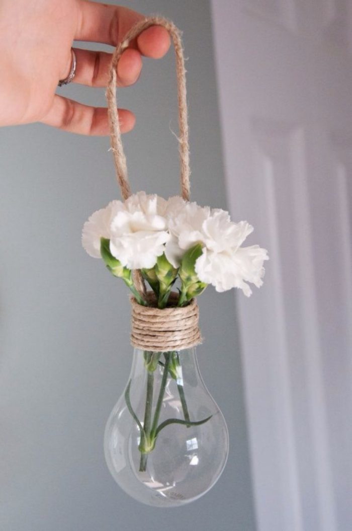 یک لامپ زمینی گلدان