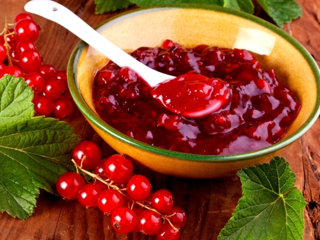 Red currant blanks for the winter are jam: the best recipes. How to make tasty jam made of red and black, white currants together, gooseberries, orange, irga, zucchini, raspberries, apples, sugar without cooking, without sugar, five minute for the winter: recipe