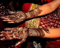 How to make mehendi on the arm and leg at home? Mechendi sketches on the arm and leg for beginners. The meaning of symbols in the drawings of Mehendi
