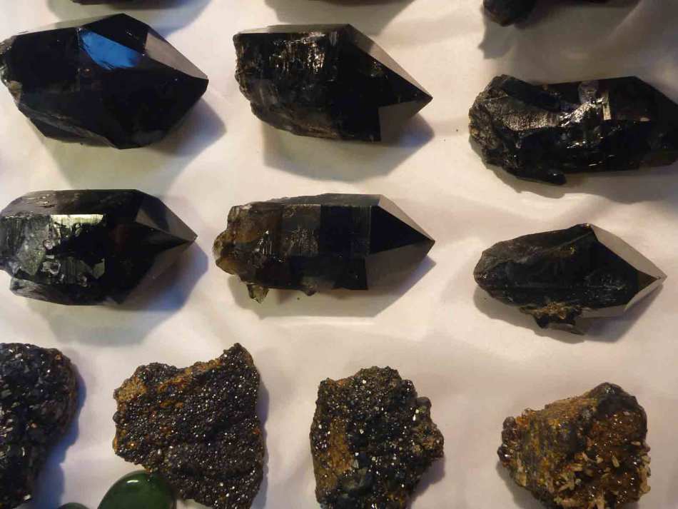 Черные драгоценные камни