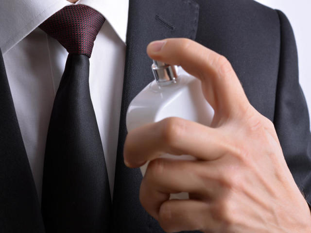 Divatos férfi parfümök 2022-2023: AOMAS leírása, fotó. A férfi parfümök legjobb cégek gyártói 2022-2023