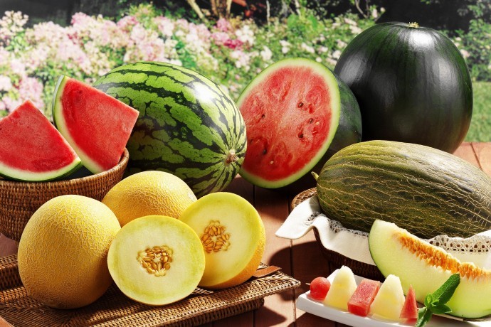 Hur mycket efter melon eller vattenmelon kan du dricka mjölk efter en melon eller vattenmelon?