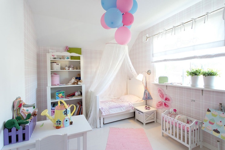 Organization of a children's room for a girl