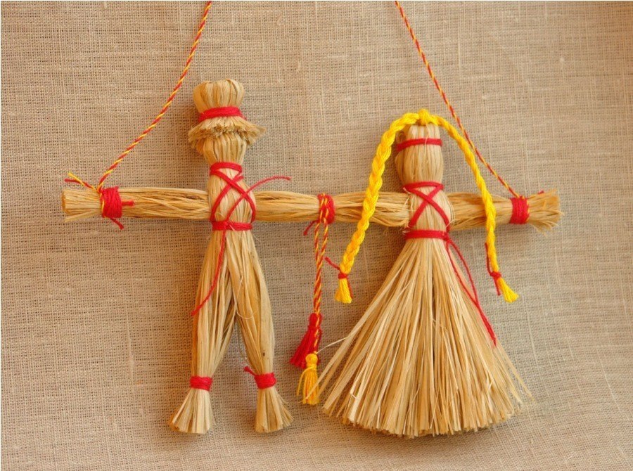 Uzolniki dolls can be made from straw