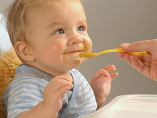 Πώς μπορείτε να τροφοδοτήσετε ένα παιδί σε 5 μήνες; Μενού, διατροφή και διατροφή ενός παιδιού σε 5 μήνες