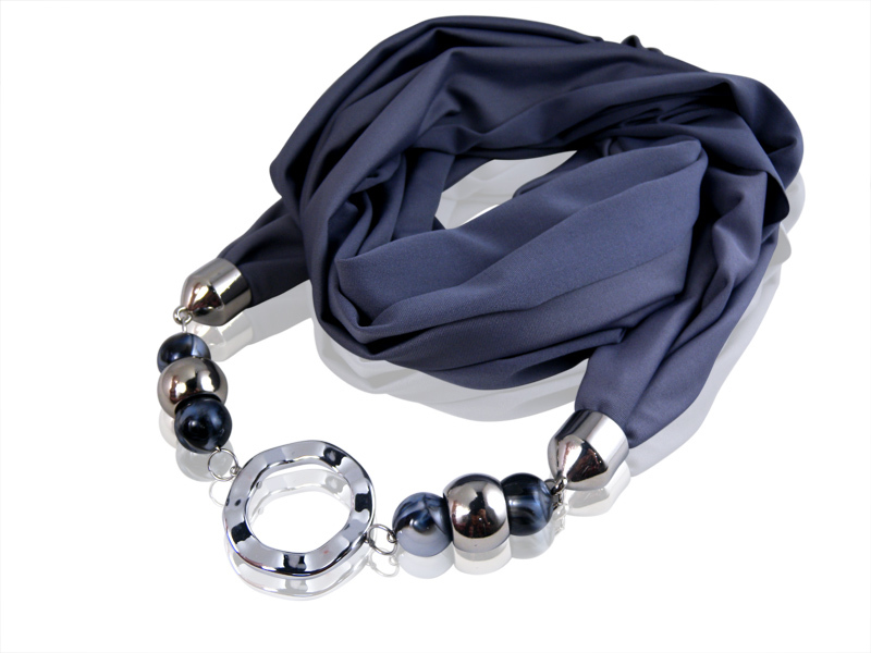 The scarf can be converted into elegant beads