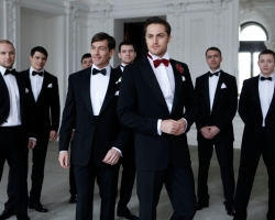 Milyen stílusosan öltözzön be egy vendéget egy emberre esküvőre: öltözködési kód férfiaknak esküvőre. Mi a jobb, ha nyáron esküvőt teszünk egy férfinak?
