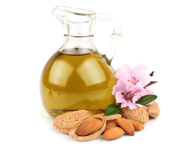 Almond oil. Properties and use in cosmetology for the face and hair