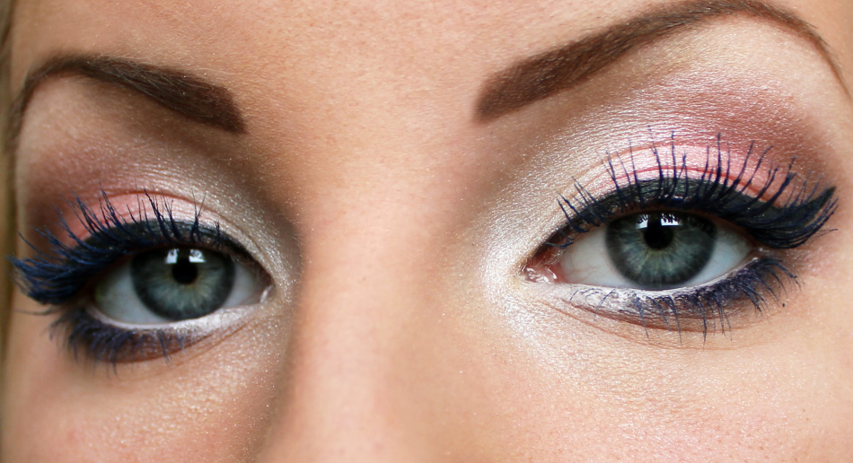 Выразительный макияж для серых глаз