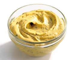 Comment faire un masque capillaire de moutarde? Recettes pour un masque de moutarde pour faire pousser des cheveux secs et grasses à la maison
