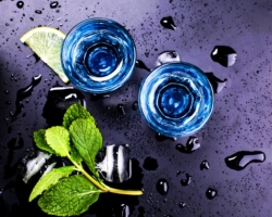 Kék lagúna koktél: Kompozíció, alkohol és nem alkoholikus koktél receptje