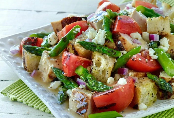 Праздничный салат — летняя версия из серии легко и вкусно