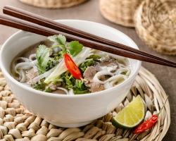 Comment faire cuire la soupe vietnamienne Phoo? Les avantages et les dommages de la soupe Pho Bo. Comment est la soupe de Pho Bo?