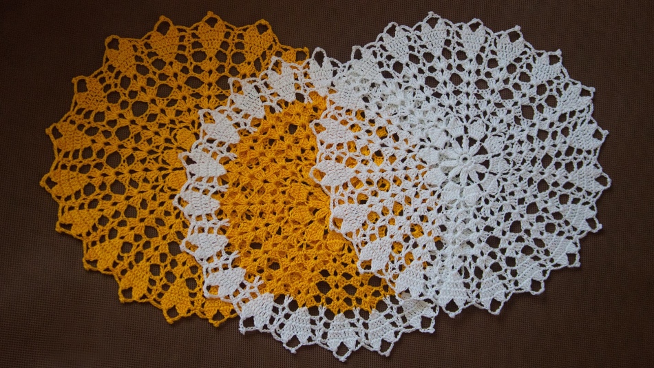 Crochet Simple and Beautiful Napkins