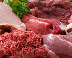 Hogyan lehet eltávolítani a rothadt hús illatát a hűtőszekrényben és a konyhában: a népi módszerek áttekintése, tippek, utasítások. Hogyan lehet megkülönböztetni az elrontott húst a piacon a frisstől?