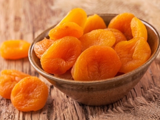 How to dry apricots for dried apricots and dried fruits at home? At what temperature to dry apricots?