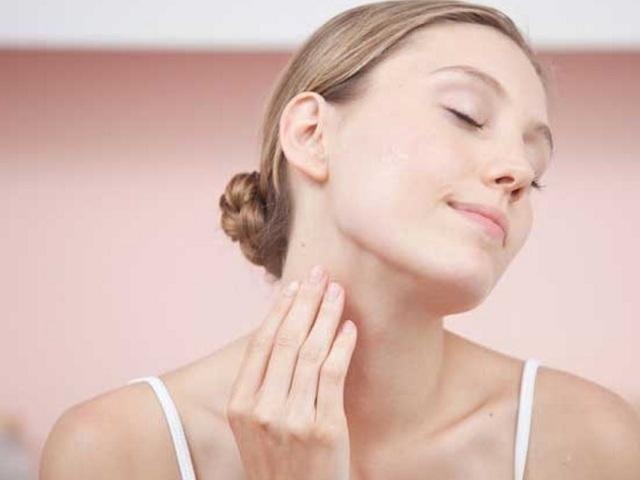 Cómo rejuvenecer el cuello, escote para una mujer después de 50 años: recomendaciones, recetas de máscaras, auto -masaje del cuello y escote