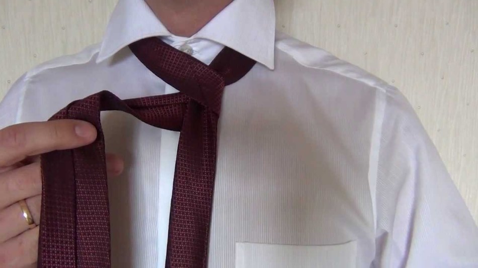 A long tie is needed for the Windsor knot